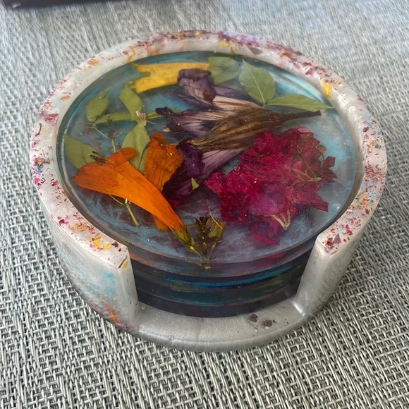 Handmade Pressed Flower Coaster Set and Holder Round Colorful - Picture 13 of 16